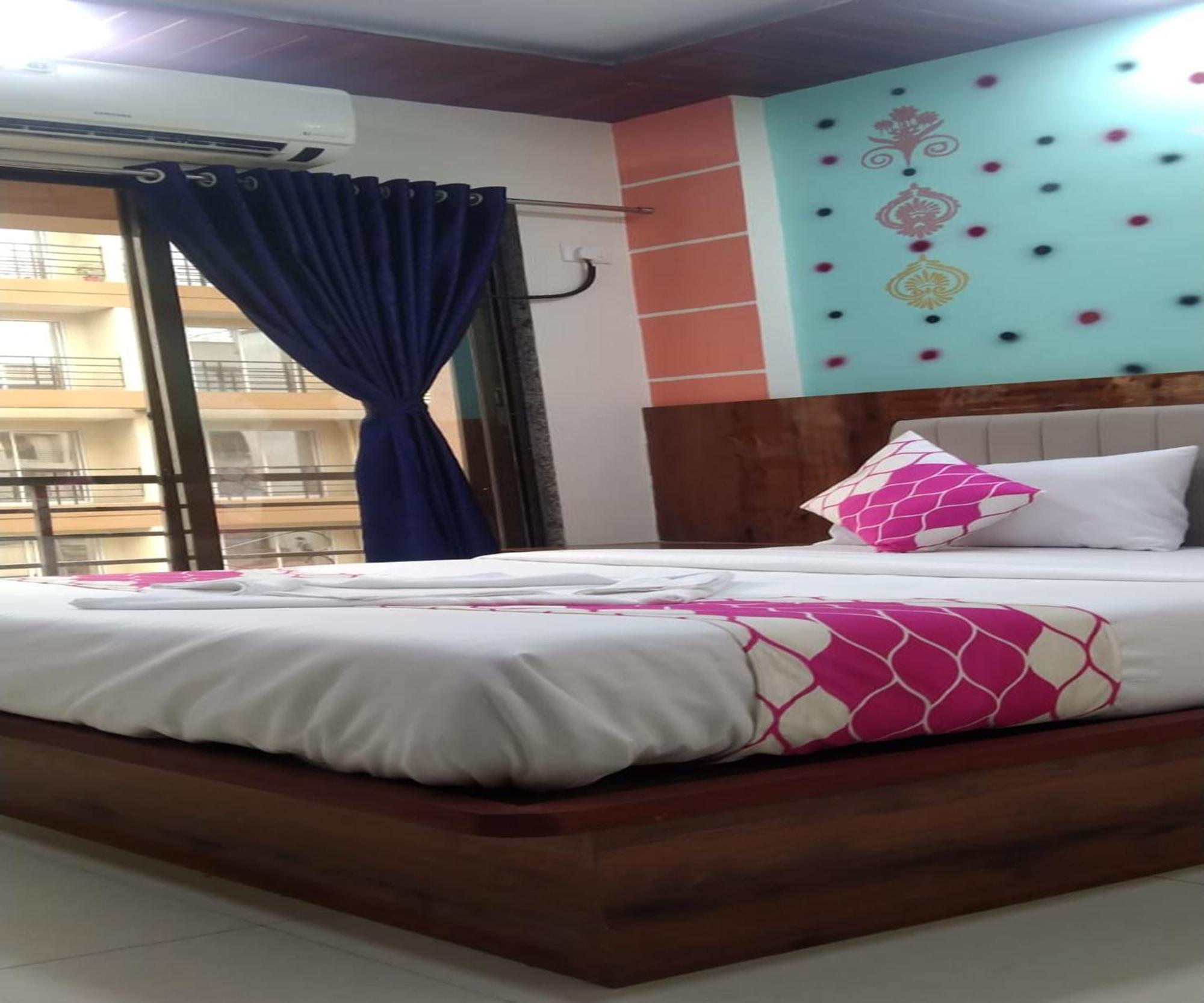 Hotel Om Sai Navi Mumbai Bagian luar foto