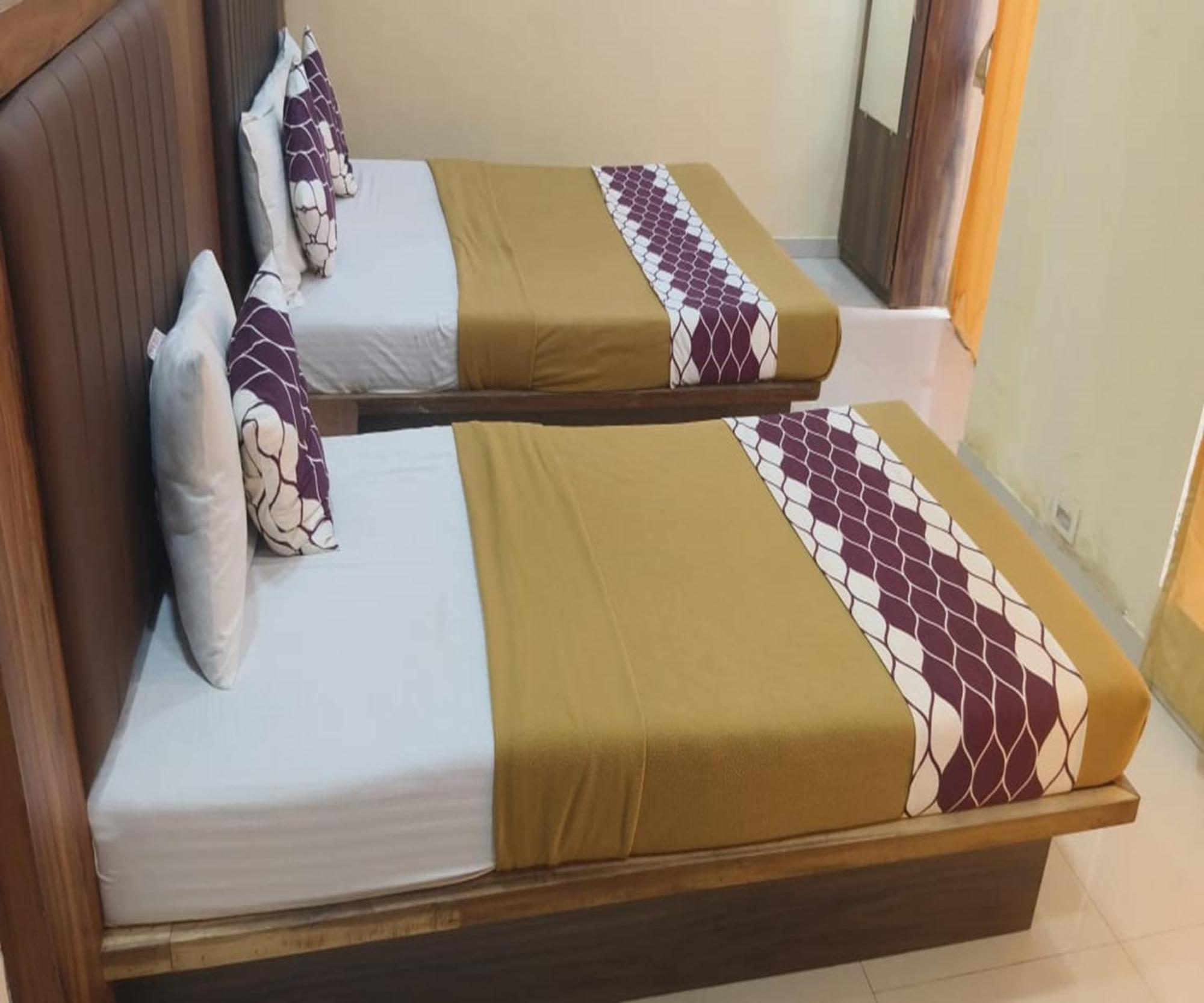 Hotel Om Sai Navi Mumbai Bagian luar foto