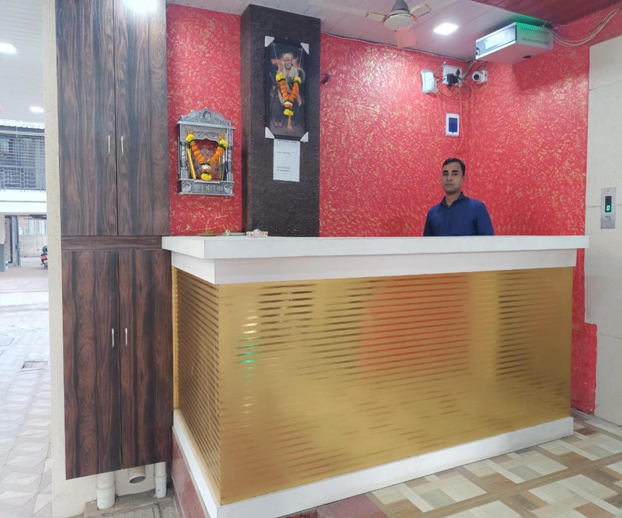 Hotel Om Sai Navi Mumbai Bagian luar foto